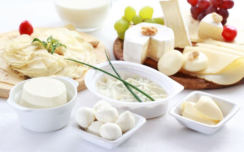 Le cinquième jour du régime à 6 pétales est consacré à l'utilisation de fromage cottage, de yaourt et de lait. 